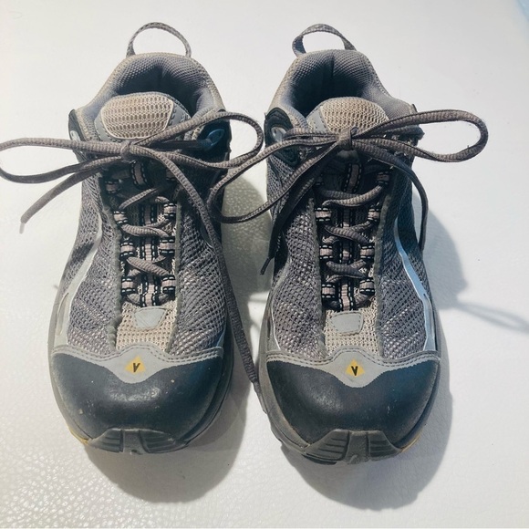 VASQUE  Sz 8.5 W or 7 M Grey Lace Up Sneakers - Picture 2 of 12